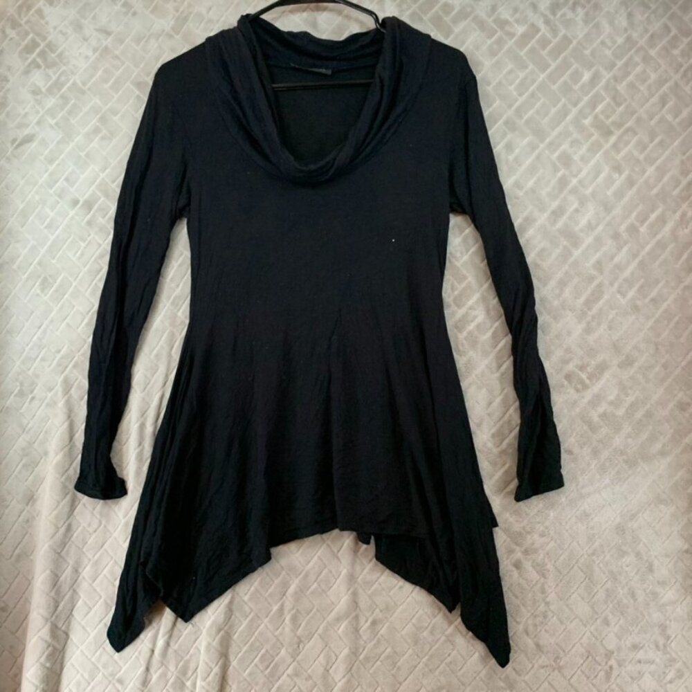 Linda Leal Womens M Tunic T Shirt Black Long Sleeve Cowl Neck Shark Bite Hem
